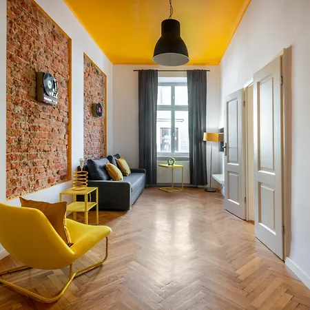 Apartment Vibes *