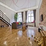 דירה City Vibes By Mb Apartments *
